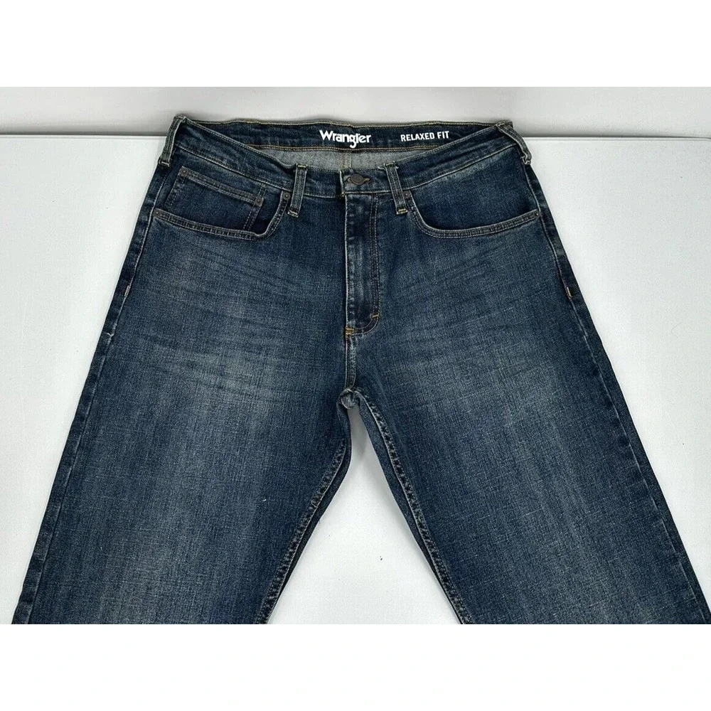 WRANGLER RELAXED FIT STRAIGHT LEG JEANS Men's Size 34‎ X 31